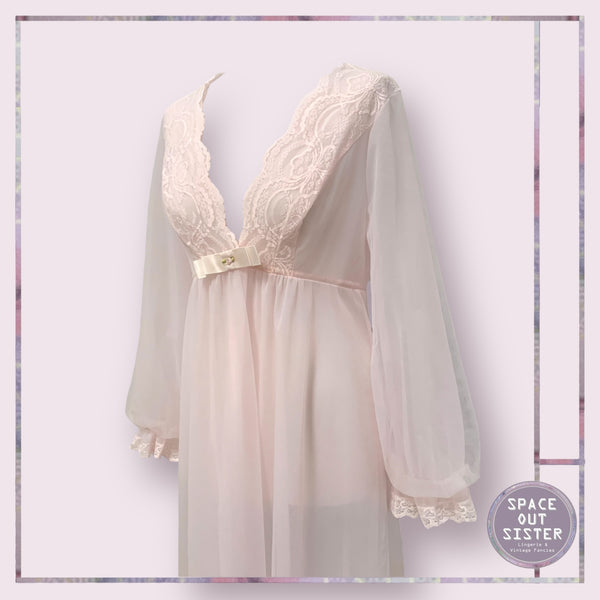 Circa 1970s Vintage Shadowline Negligee