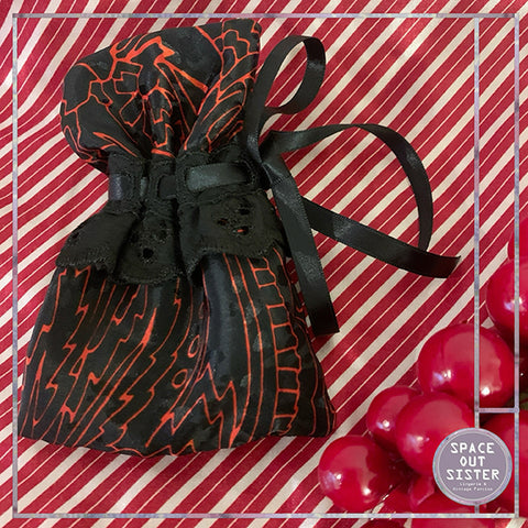 Handmade Lavender Pocket in Black & Red