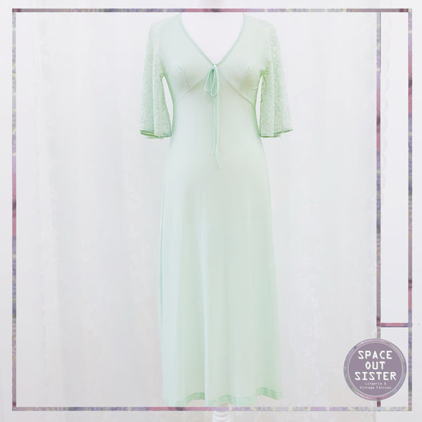 1970s Vintage Butterfly Sleeve Nightdress